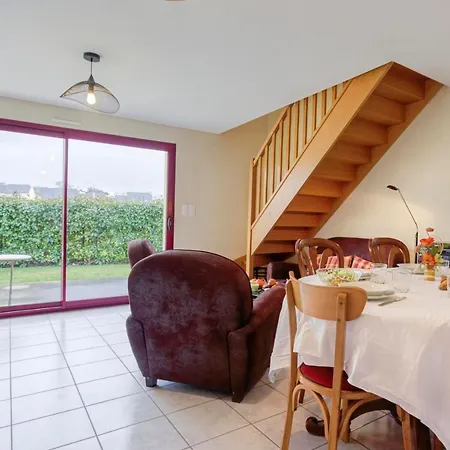 Maison Charles - A 800 M